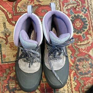 Eddie Bauer Women’s Waterproof Boots Size 10 Thermafill 200G Insulation